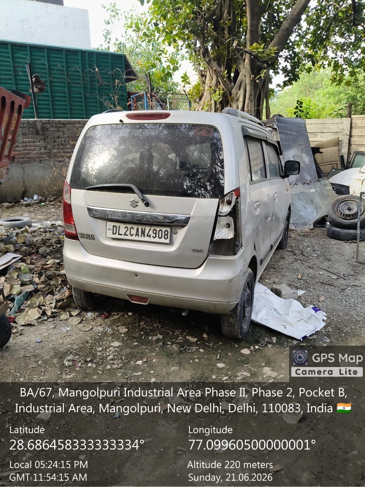 White Maruti Suzuki WagonR rear view with location record overlay